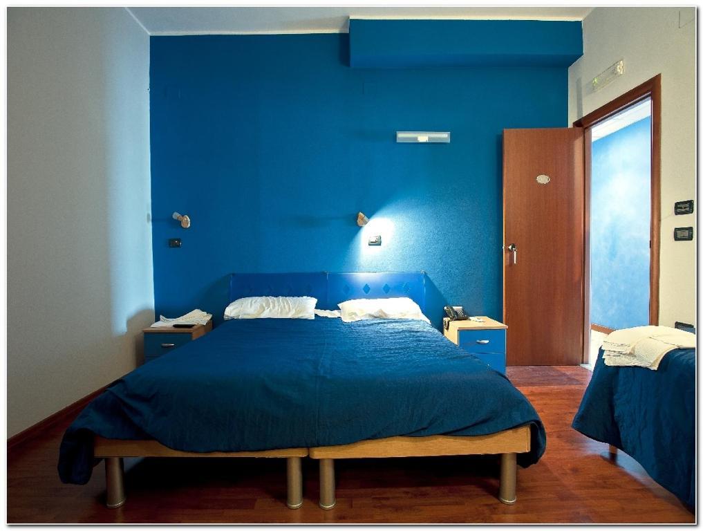 צ'ריניולה Hotel Veronese חדר תמונה