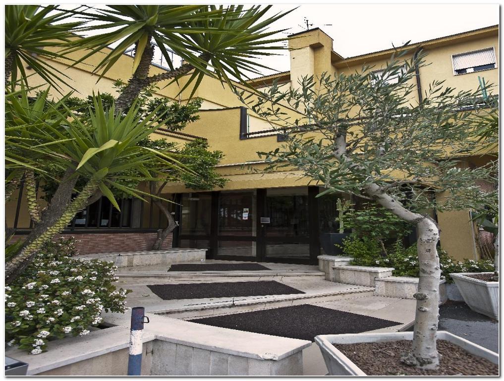 צ'ריניולה Hotel Veronese מראה חיצוני תמונה