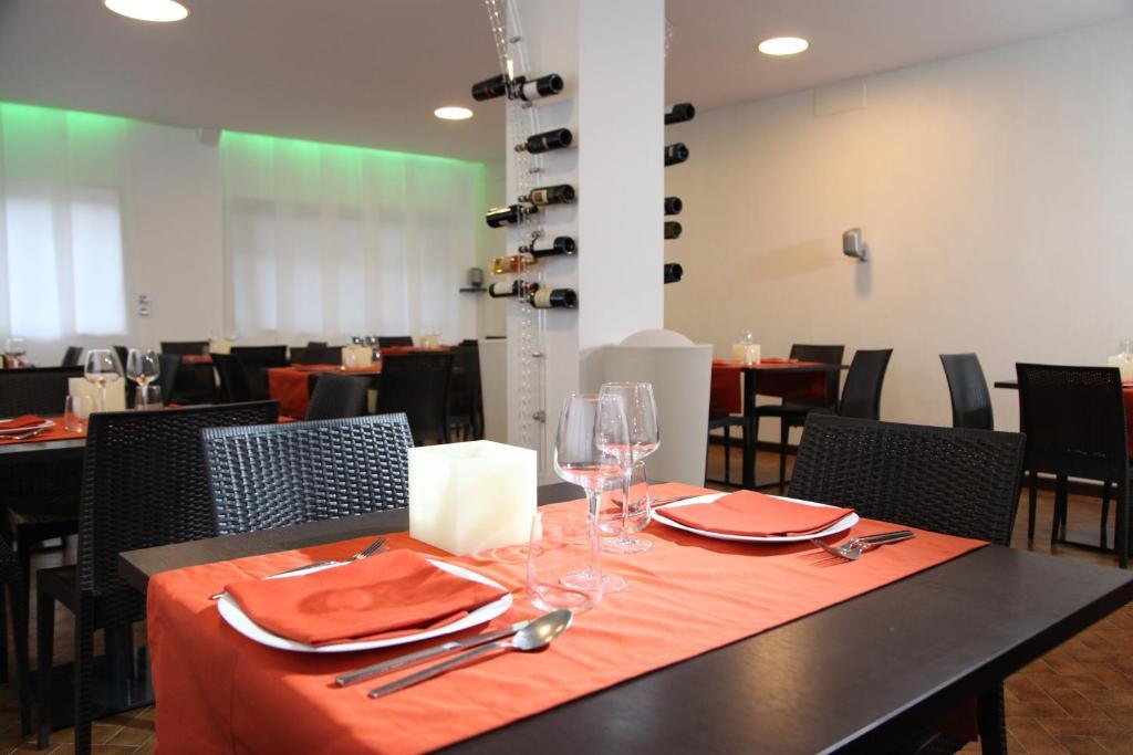 צ'ריניולה Hotel Veronese מראה חיצוני תמונה